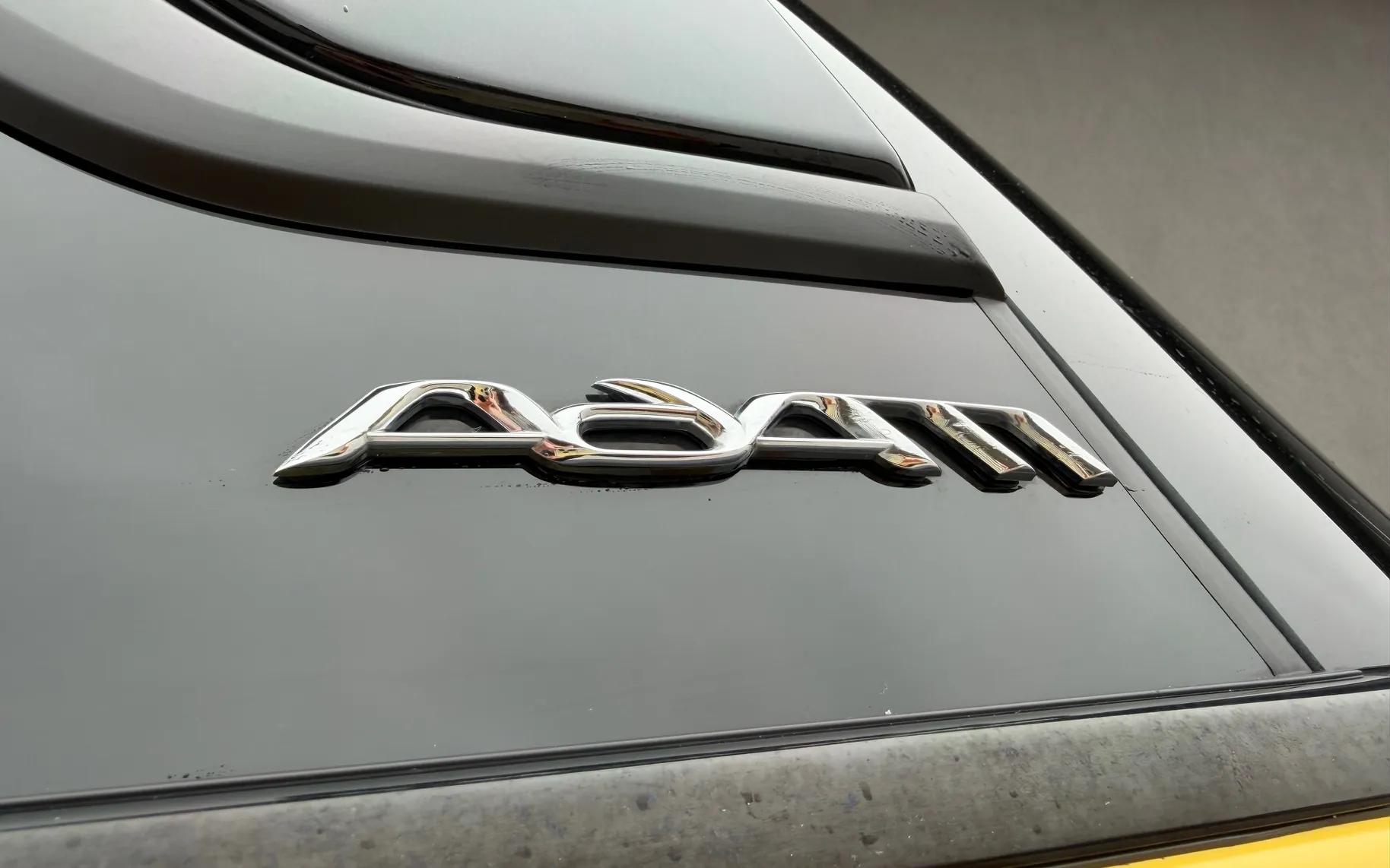 Zunanja slika - Opel Adam - 1.4 BLACK JACK • 1.LASTNICA • SLO. VOZ. • TEMPOMAT - 8