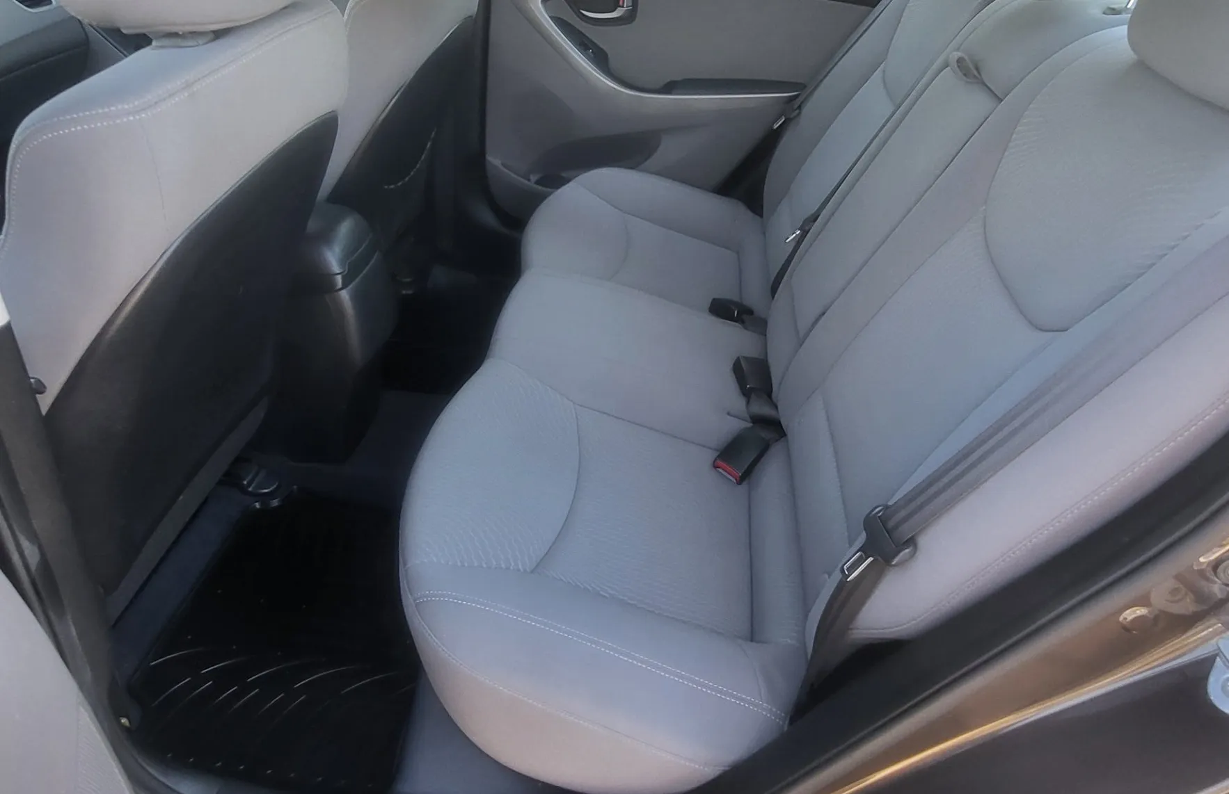 Zunanja slika - Hyundai Elantra - 1.6 CVVT Comfort slo-1lastnik-acc-potrjena servisn - 15