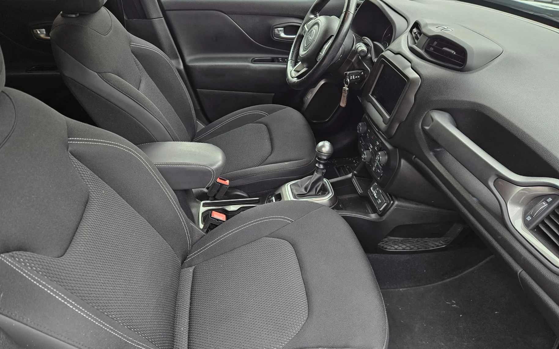 Notranja slika - Jeep Renegade - 1,6 MultiJet Limited - 8