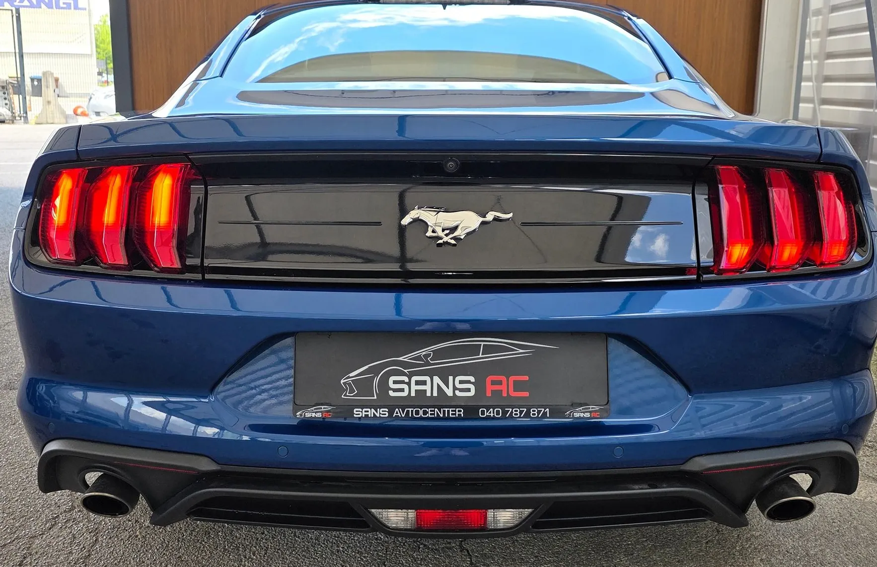 Zunanja slika - Ford Mustang - 2.3 - LED - USNJE - GR. + HLAJ. SED. - KAMERA - 4