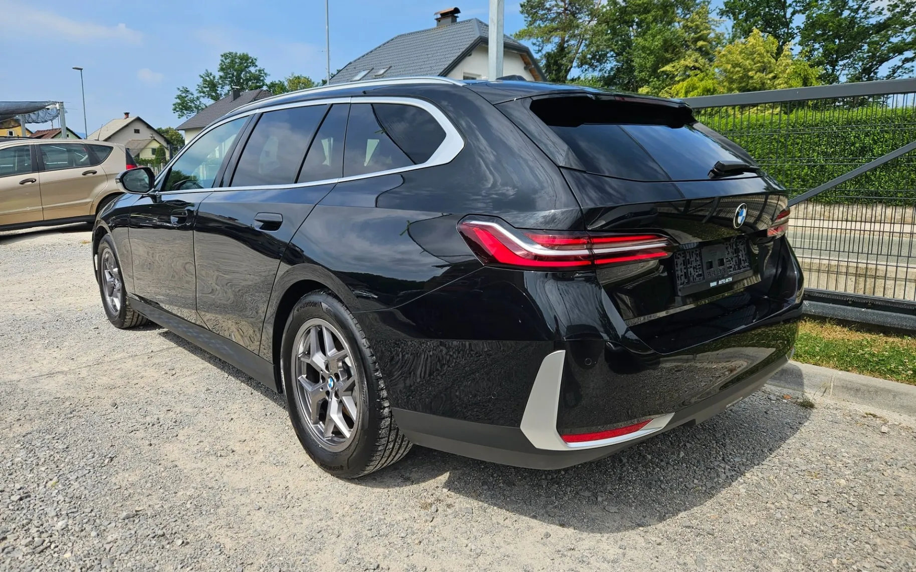 Zunanja slika - BMW serija 5 Touring: - 520d  AT   1.LASTNIK SLO VIRTUAL  LED - 4