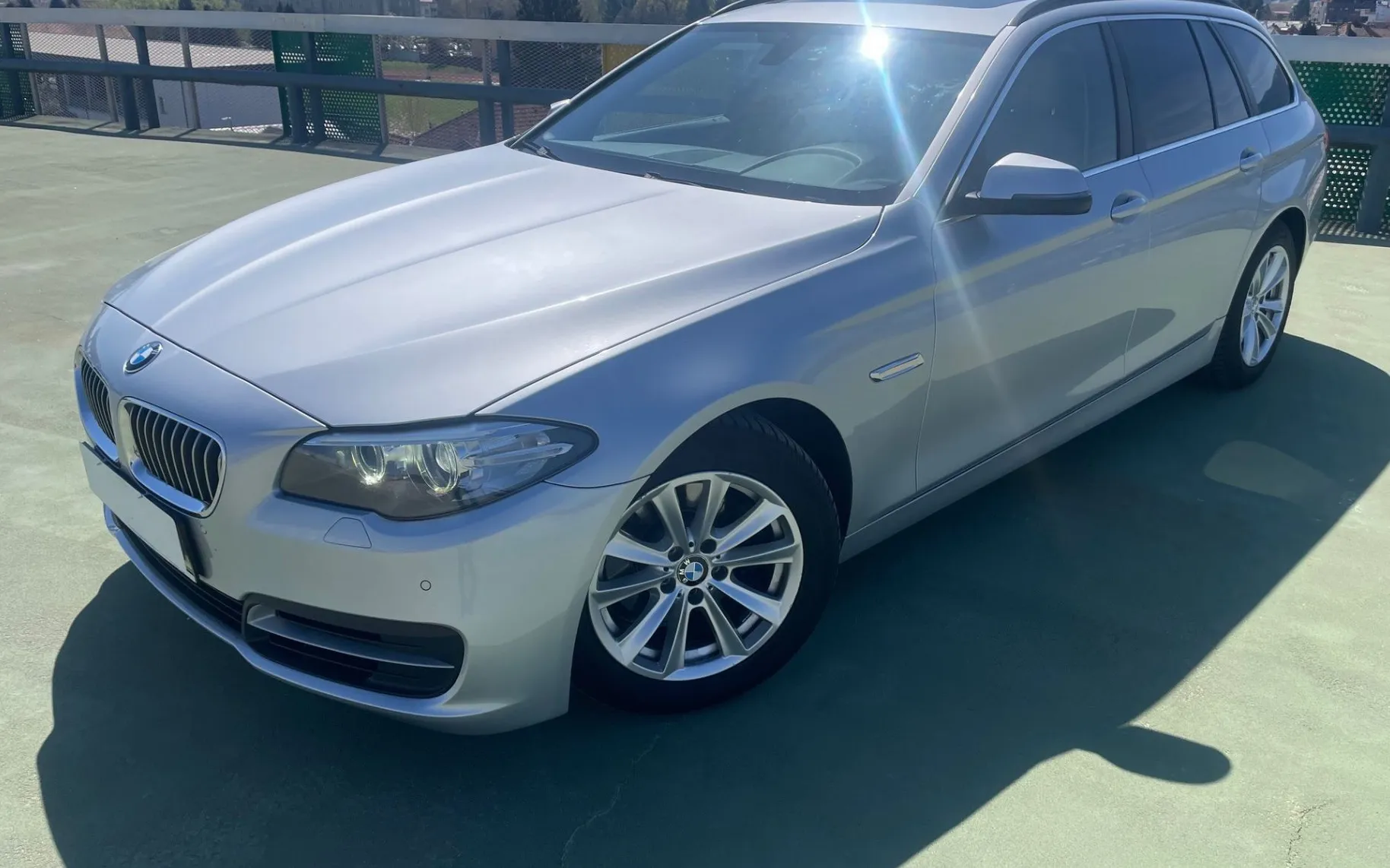 Zunanja slika - BMW Serija 5 - Touring: 520d touring XSENON.NAVI.2XPDC.PANORAMA.TEMPOMA - 1