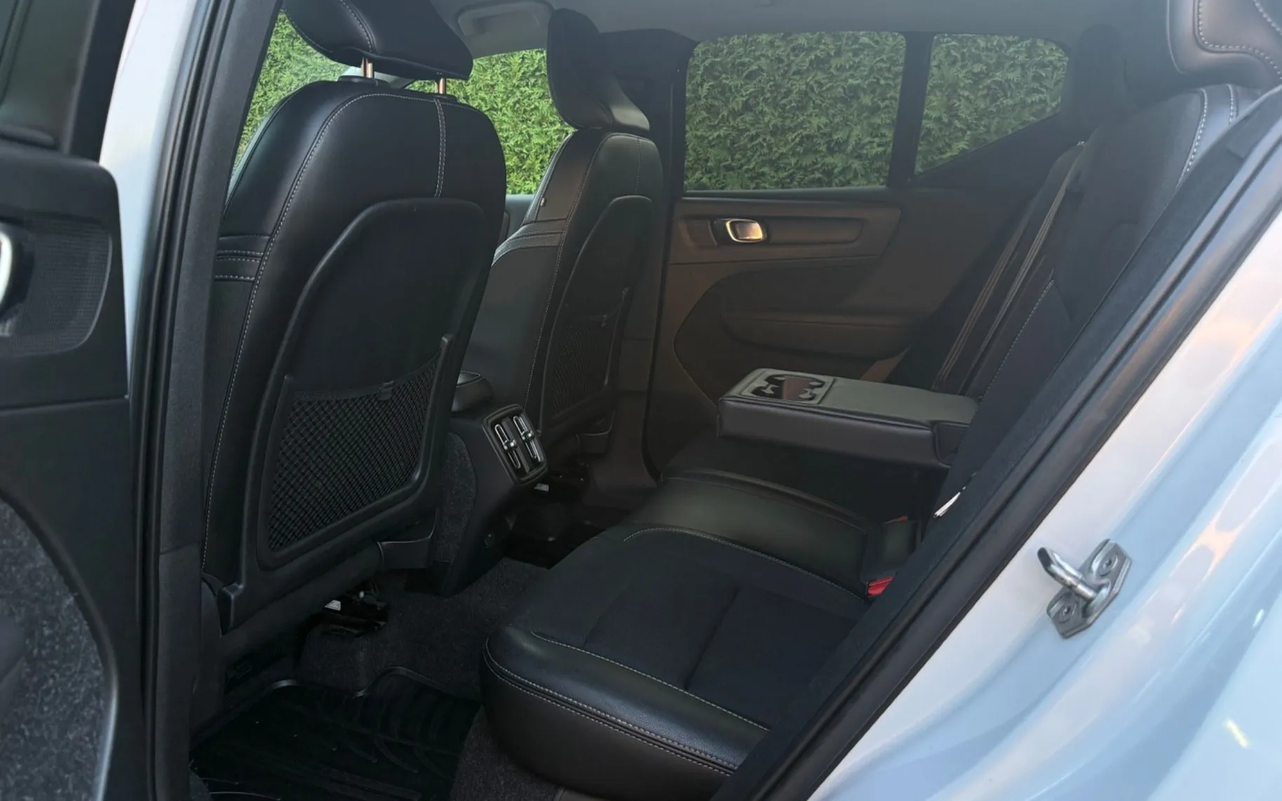 Notranja slika - Volvo XC40 - D3-AUT-145.000km-VIRTUAL-LIZING ZA TUJCE-FUL LED - 10