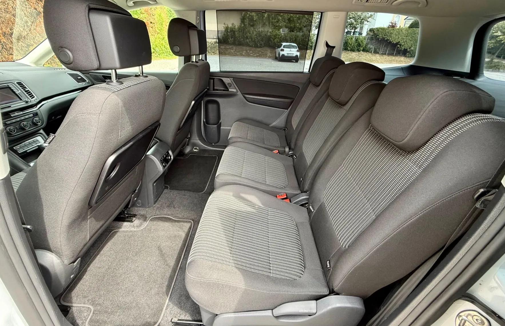 Zunanja slika - Seat Alhambra - 2.0 TDI Style Start Stop DSG WEBASTO XENON 1.LAST - 10