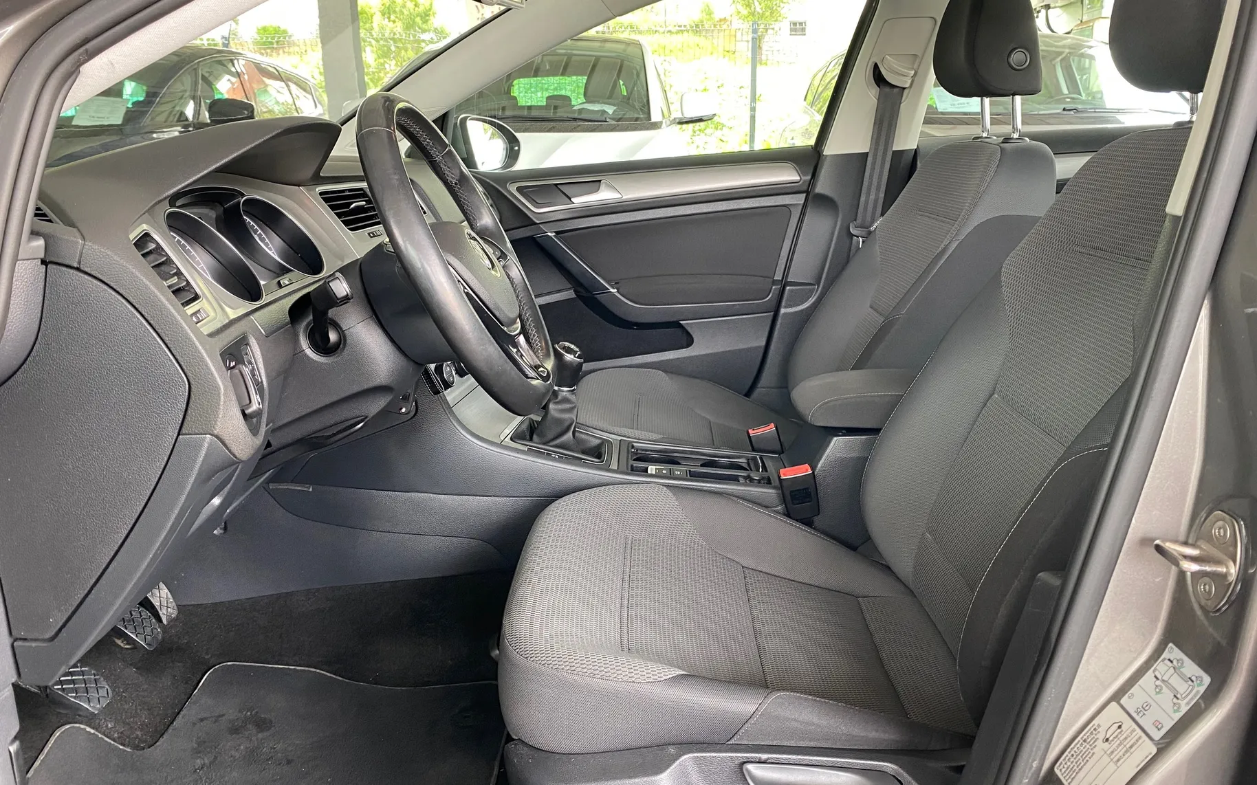 Notranja slika - Volkswagen Golf - Golf - 12