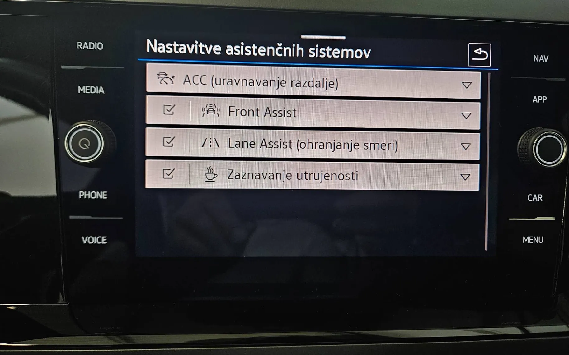 Notranja slika - Volkswagen Taigo - 1.0 TSI R-Line - 10