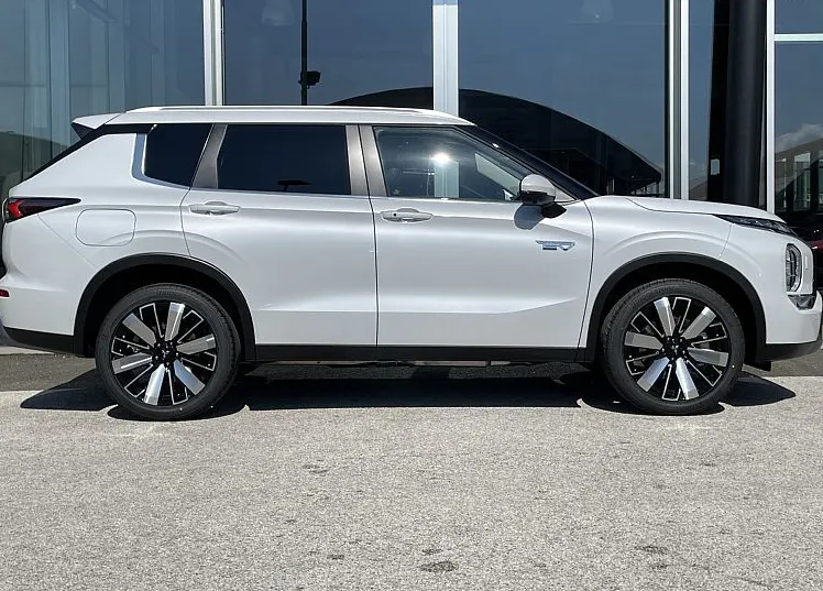Zunanja slika - Mitsubishi Outlander - 2.4 PHEV Intense Auto - 3