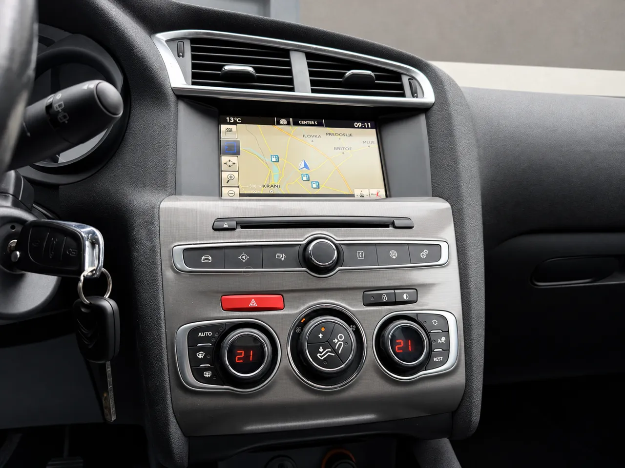 Zunanja slika - Citroën C4 - 1.6 BlueHDi SHINE 1.LASTNICA SLO.VOZILO NAVI ALU17 - 13