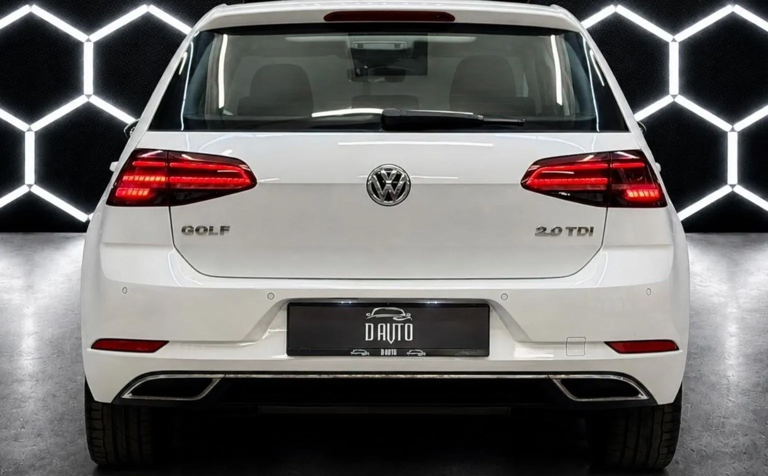 Notranja slika - Volkswagen Golf - 2.0 TDI Highline|PANORAMA|LED|ACC|KAMERA|PERLA| - 7
