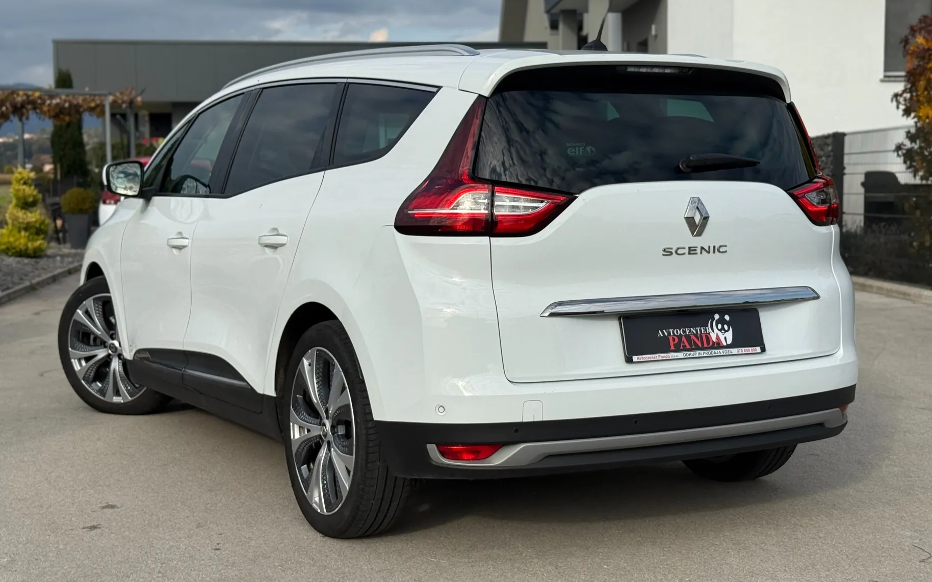 Zunanja slika - Renault Scénic - Grand  dCi 110 Energy Bose EDC - 11