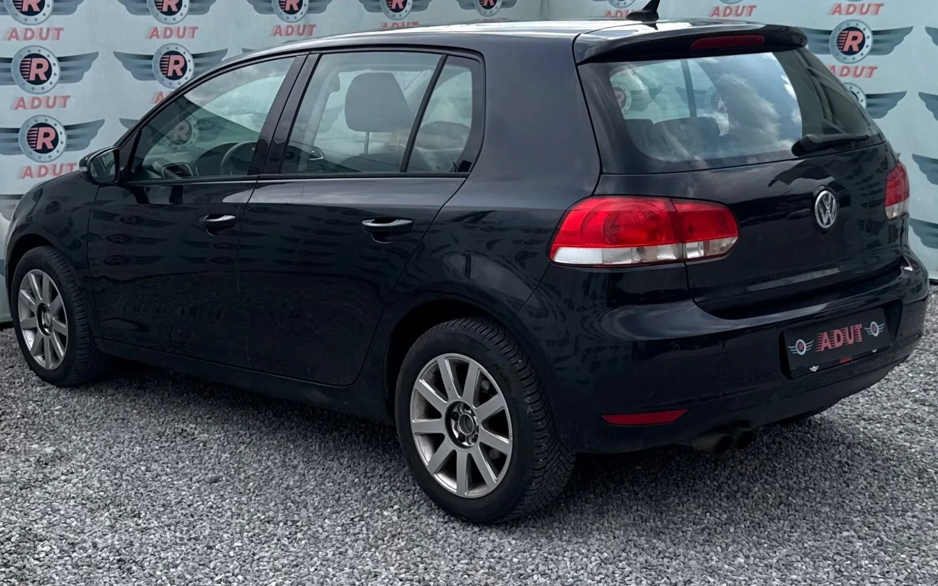 Zunanja slika - Volkswagen Golf - 2.0 TDI Comfortline|PARK.SENZ|VELIKI SERVIS - 4