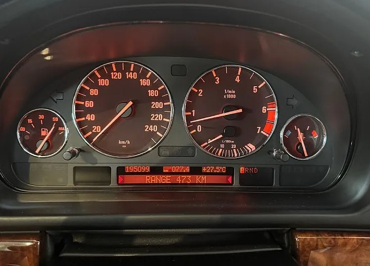 Zunanja slika - BMW Serija 5 - : 540 iA limuzina - MSPORT - V8 MOTOR - PRVA BARVA - 16