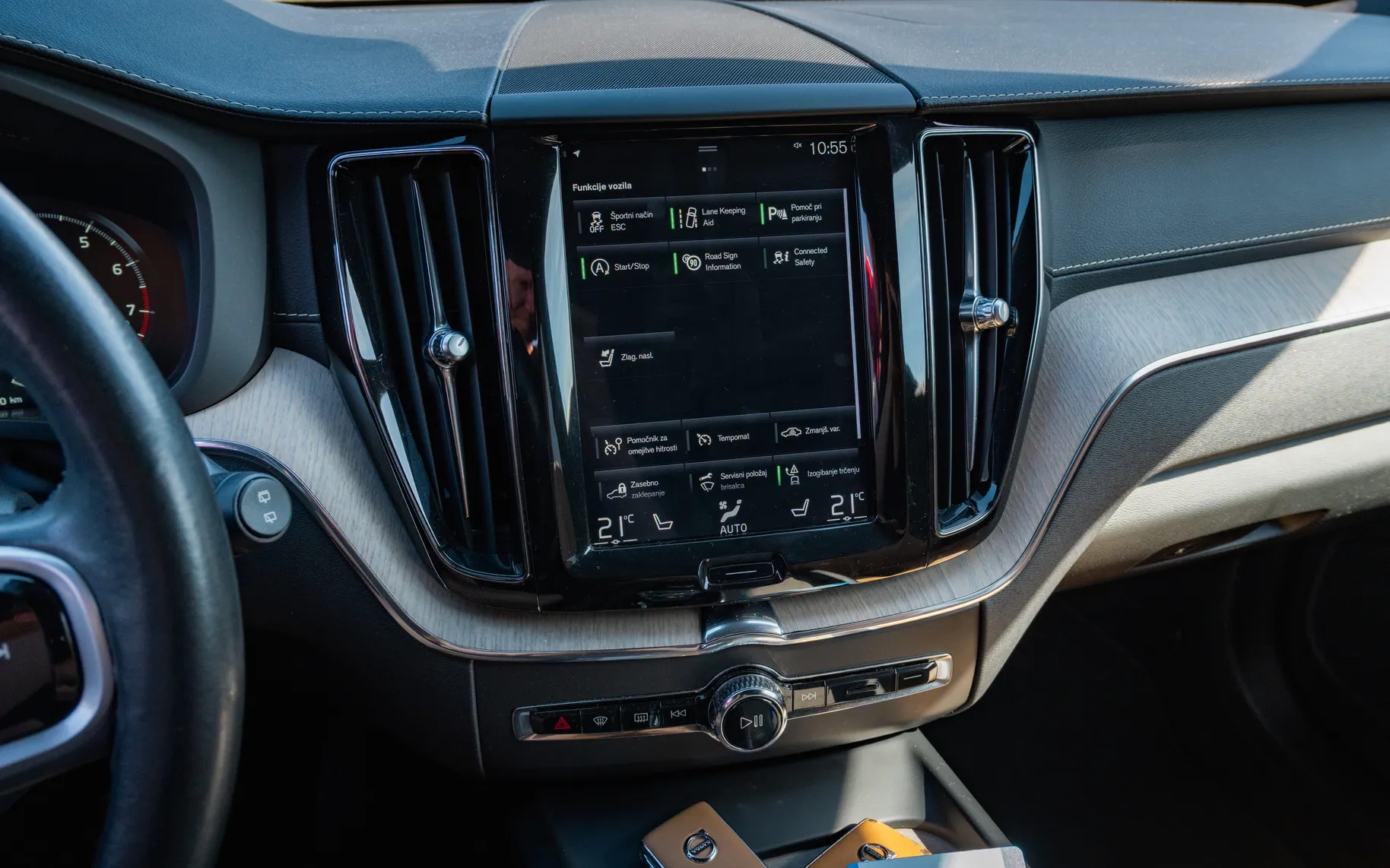Notranja slika - Volvo XC60 - T5 AWD Inscription Avt. - 12