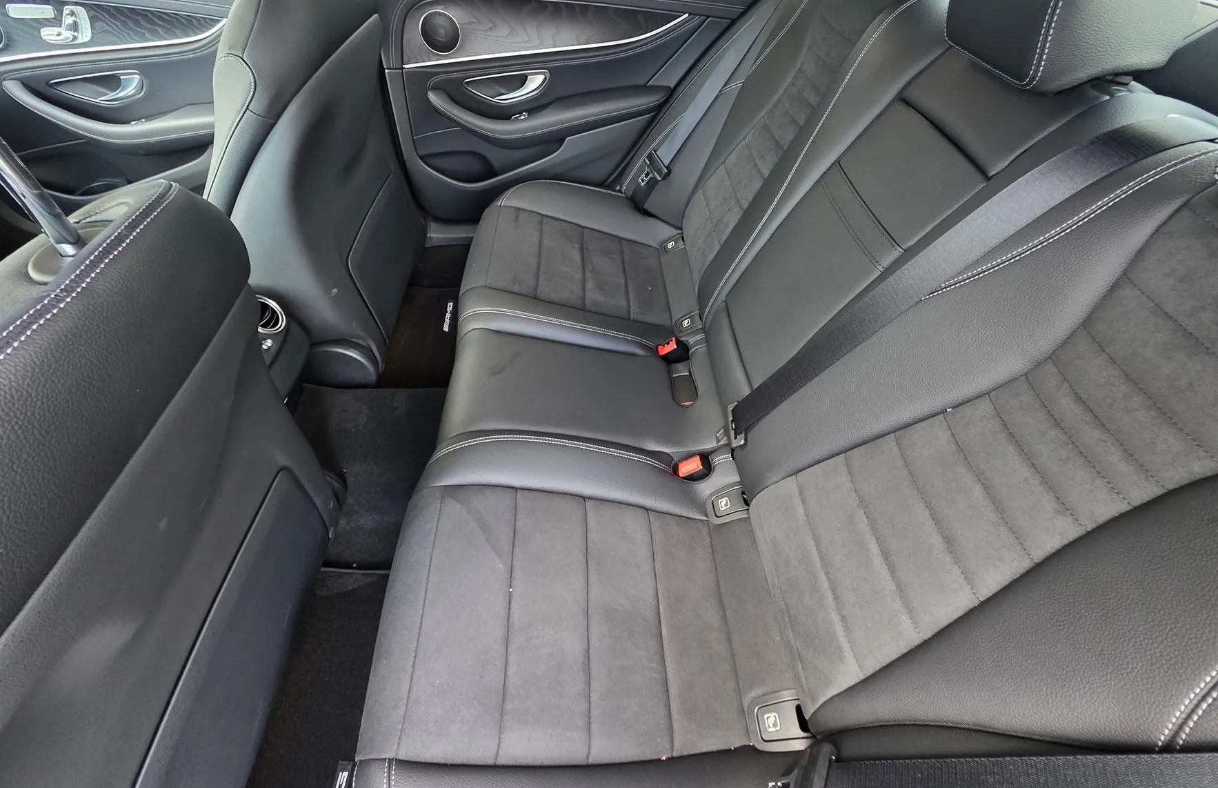 Zunanja slika - Mercedes-Benz E-Razred - E 300 AMG LINE LED-VIRTUAL-KAMERA-1.LASTNIK - 13