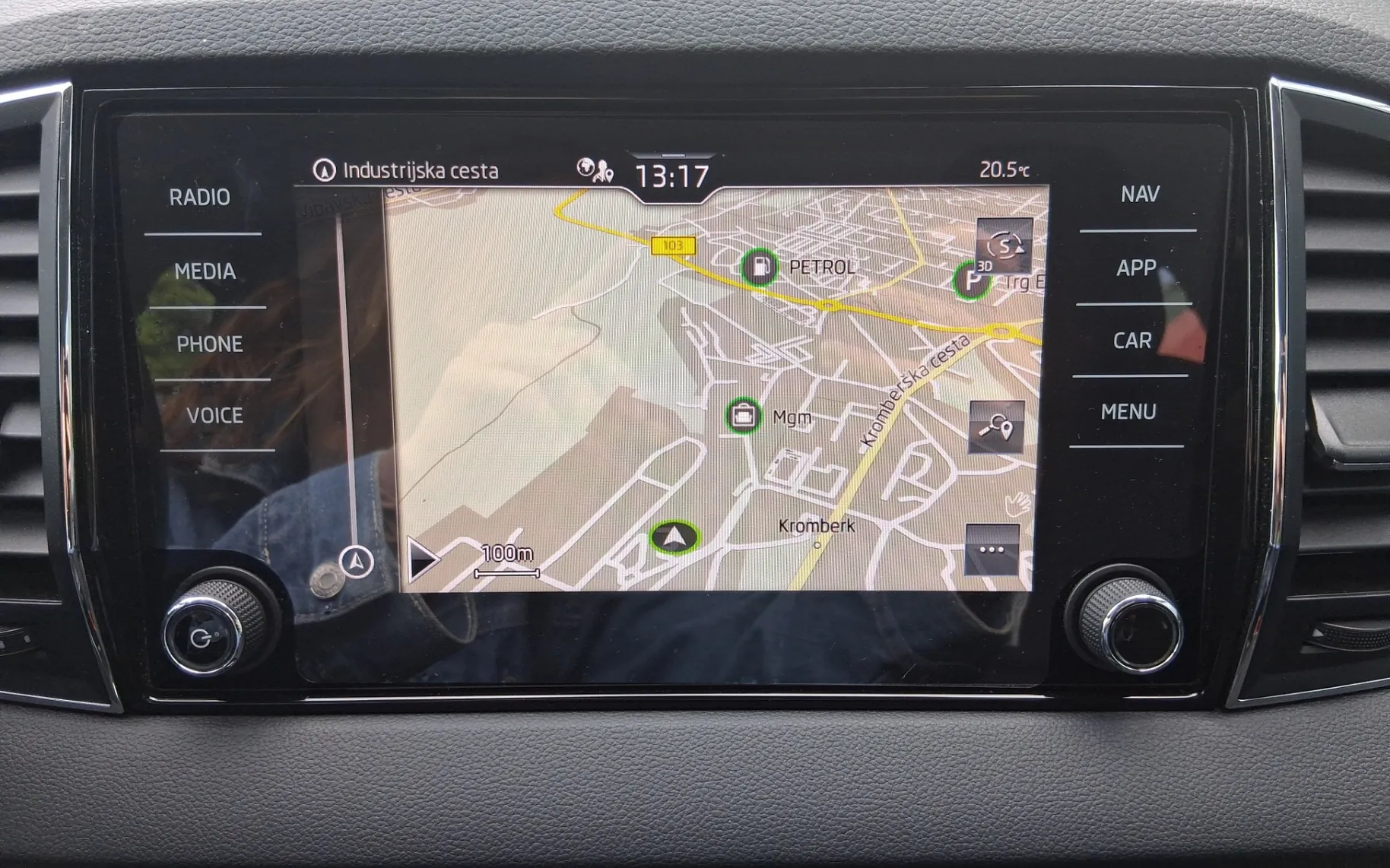 Zunanja slika - Škoda Karoq - Style 1.5 TSI 110kW DSG +NAVI+KAMERA+ACC - 12