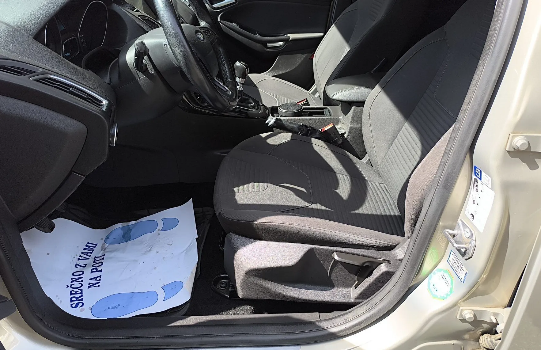 Zunanja slika - Ford Focus - Karavan 1.5 TDCi Titanium-SLO-2.L4ST.- SERVISIRAN - 9