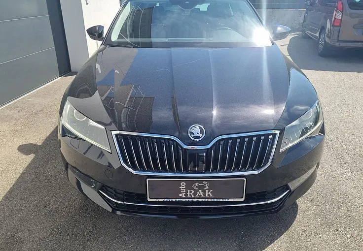 Zunanja slika - Škoda Superb - Combi 2.0 TDI Style DSG ACC.LANE ASS... - 3