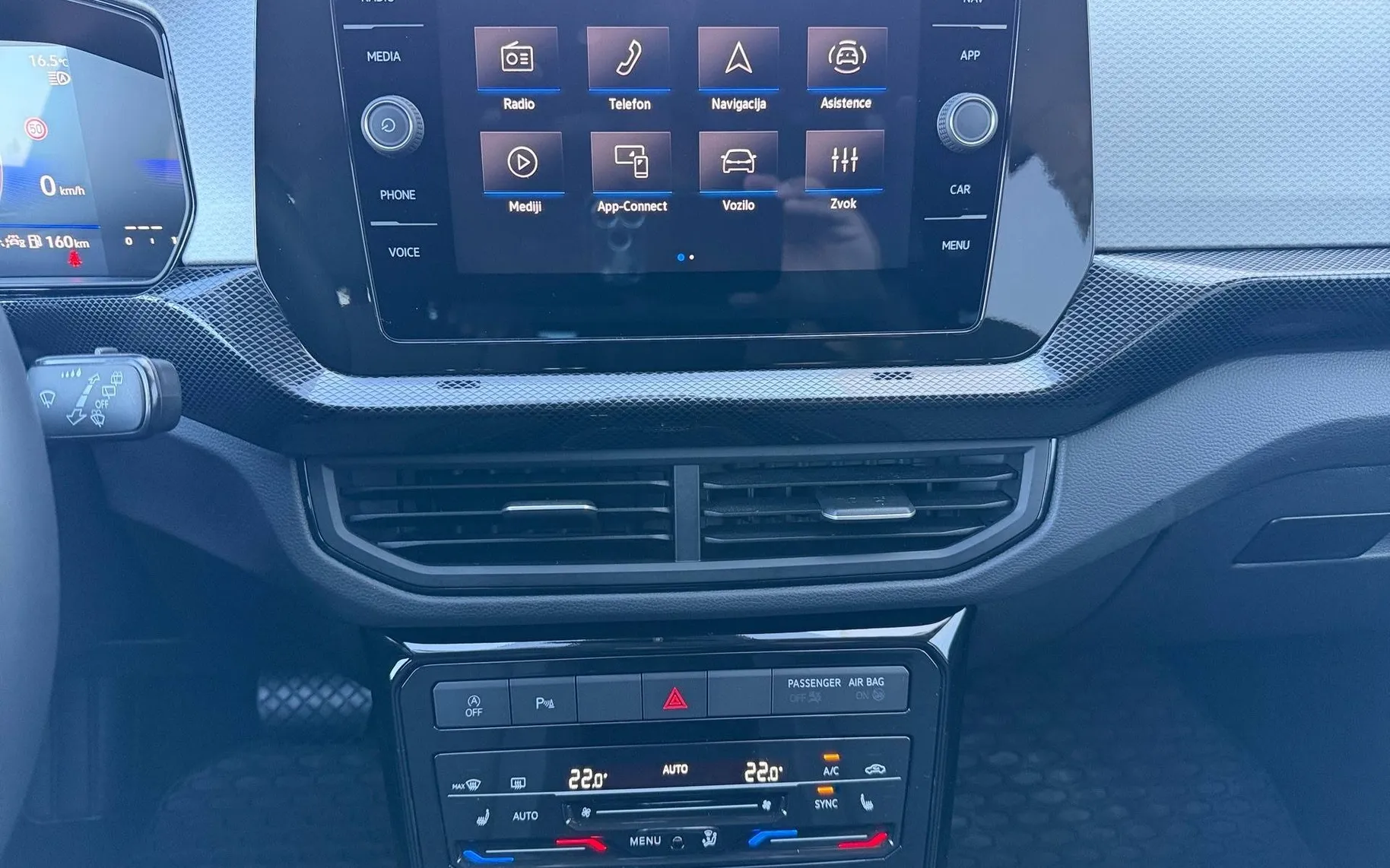 Notranja slika - Volkswagen T-Cross - 1.0 TSI BMT 4All DSG-SLO-ACC-Mrtvi kot-PDC-Kamera. - 9