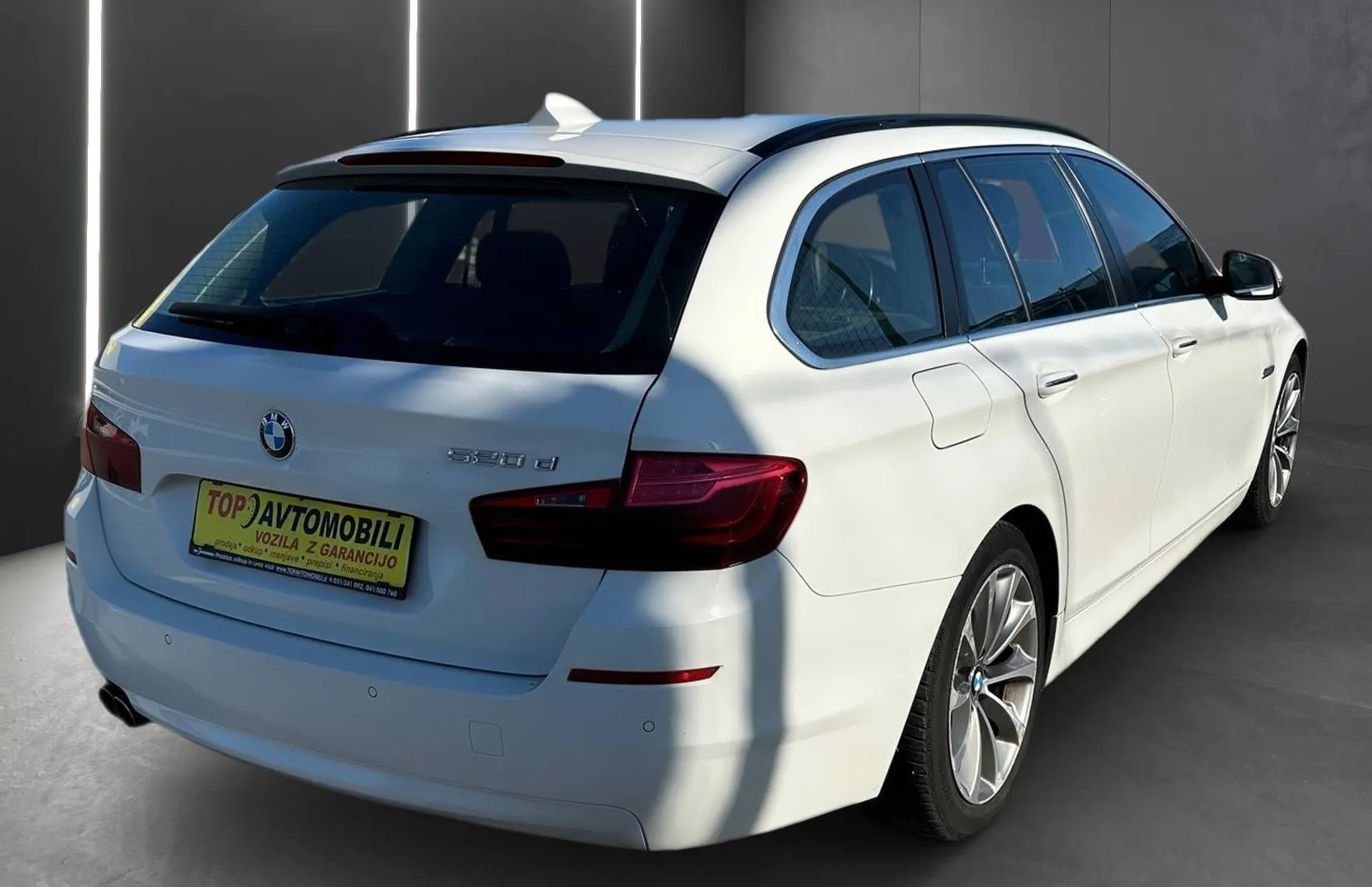 Zunanja slika - BMW Serija 5 - Touring: 520d LED NAVI TEMP HI-FI USNJE PDC FACELIFT TOP - 8