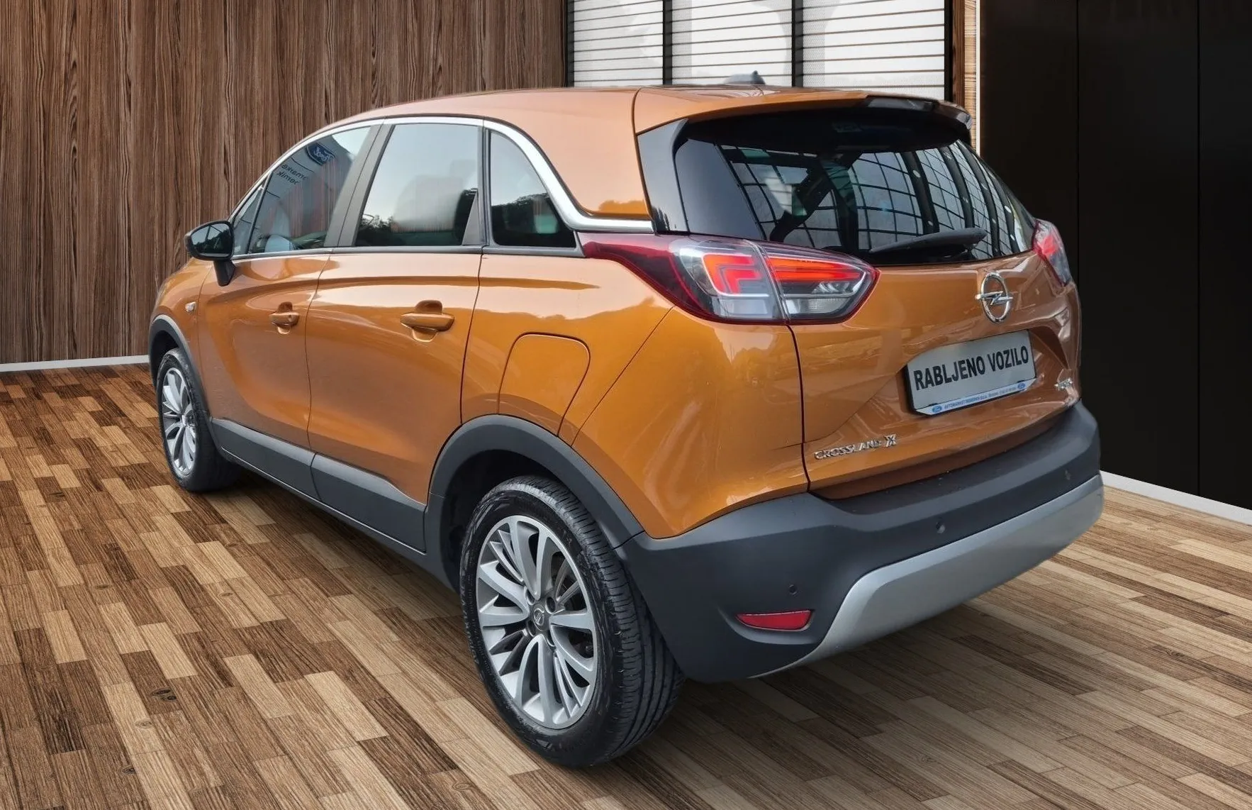 Zunanja slika - Opel Crossland X - INNOVATION 1.2 130PS M6-SLO-1.LAST-ODLIČEN - 5