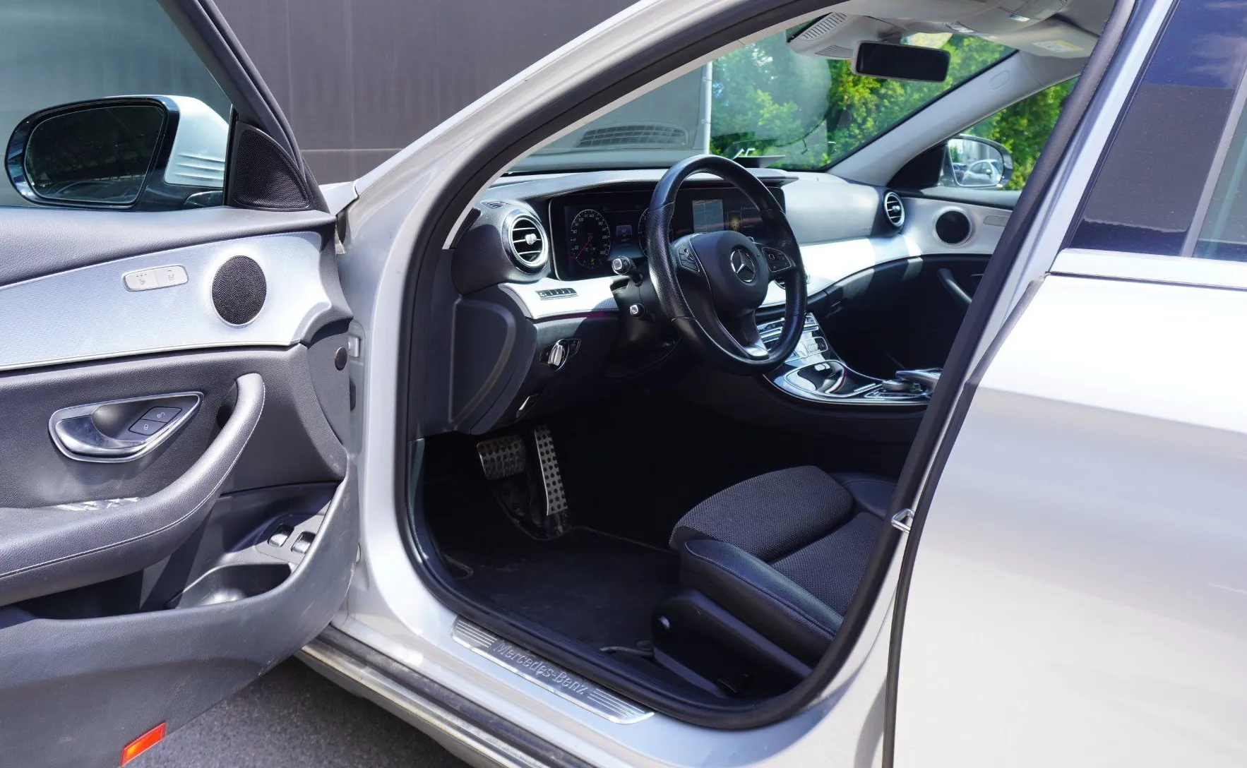 Zunanja slika - Mercedes-Benz E-Razred - E 220 d 4MATIC T All Terrain Avt. - 6