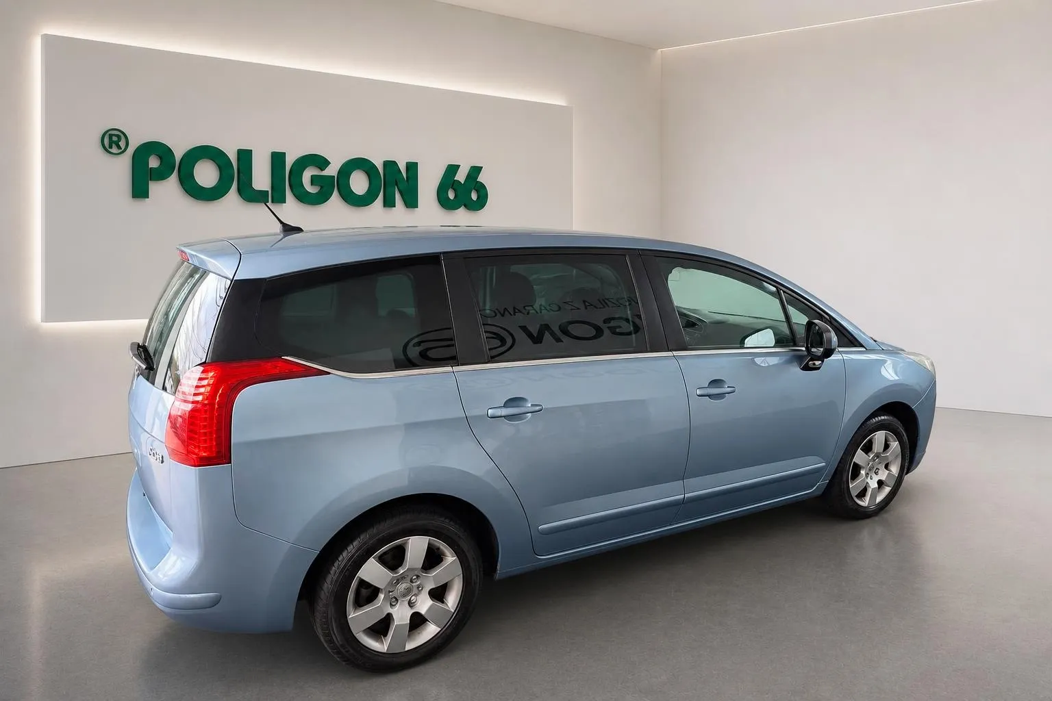 Zunanja slika - Peugeot 5008 - 1.6 HDi-ODLIČEN-GARANCIJA-SLOVENSKO POREKLO - 3