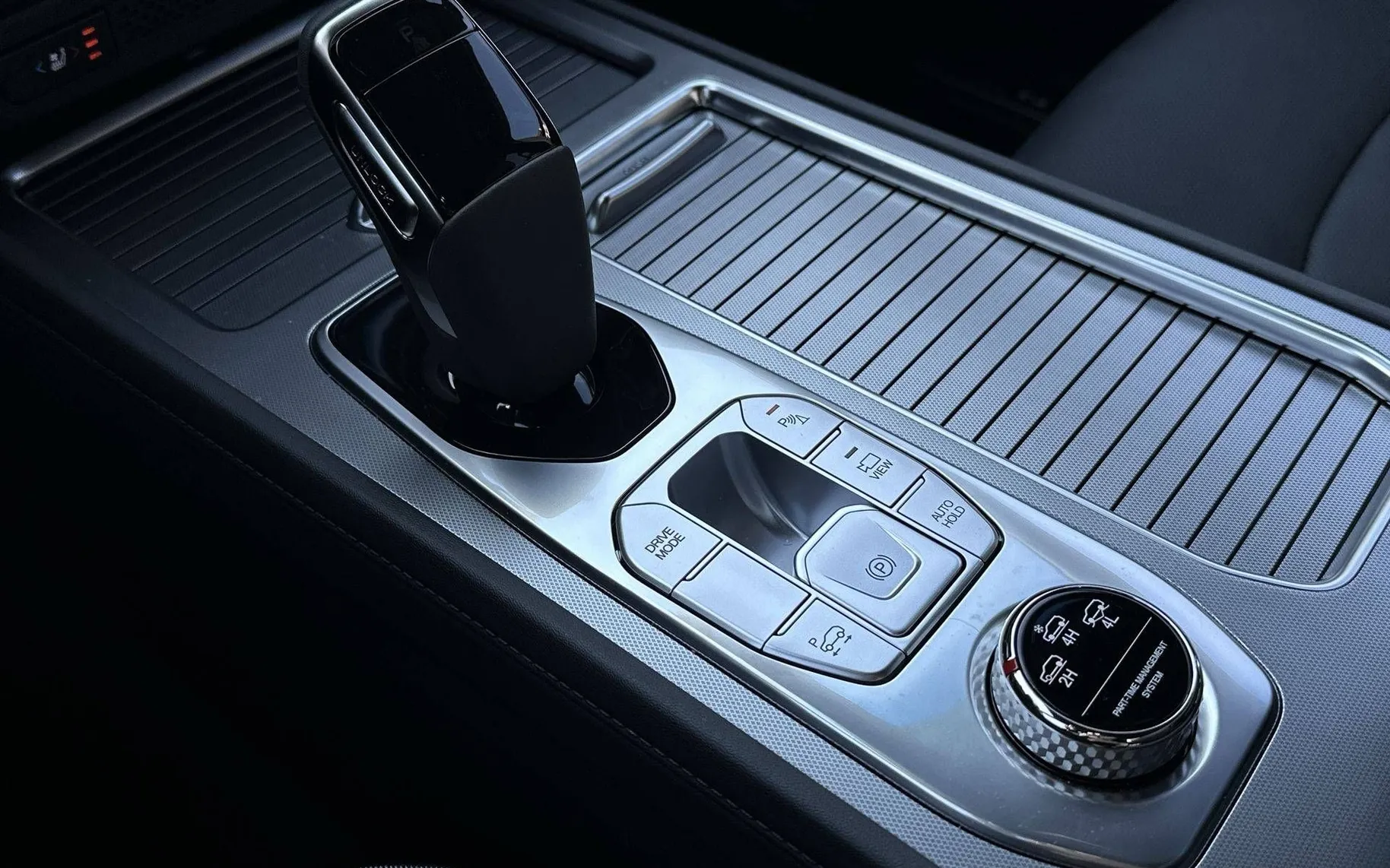 Notranja slika - KG Mobility Rexton - 2.2 XDI LIMITED PLUS 4x4 A T - 19