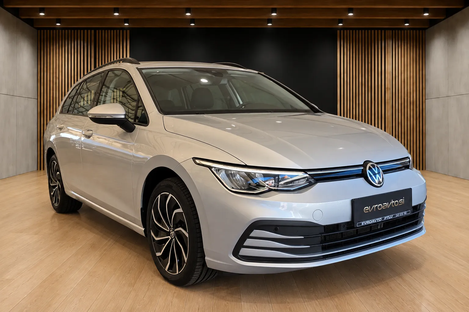 Zunanja slika - Volkswagen Golf Variant - 2.0 TDI DSG Life  Nemško por.   ACC   Ambientna - 6