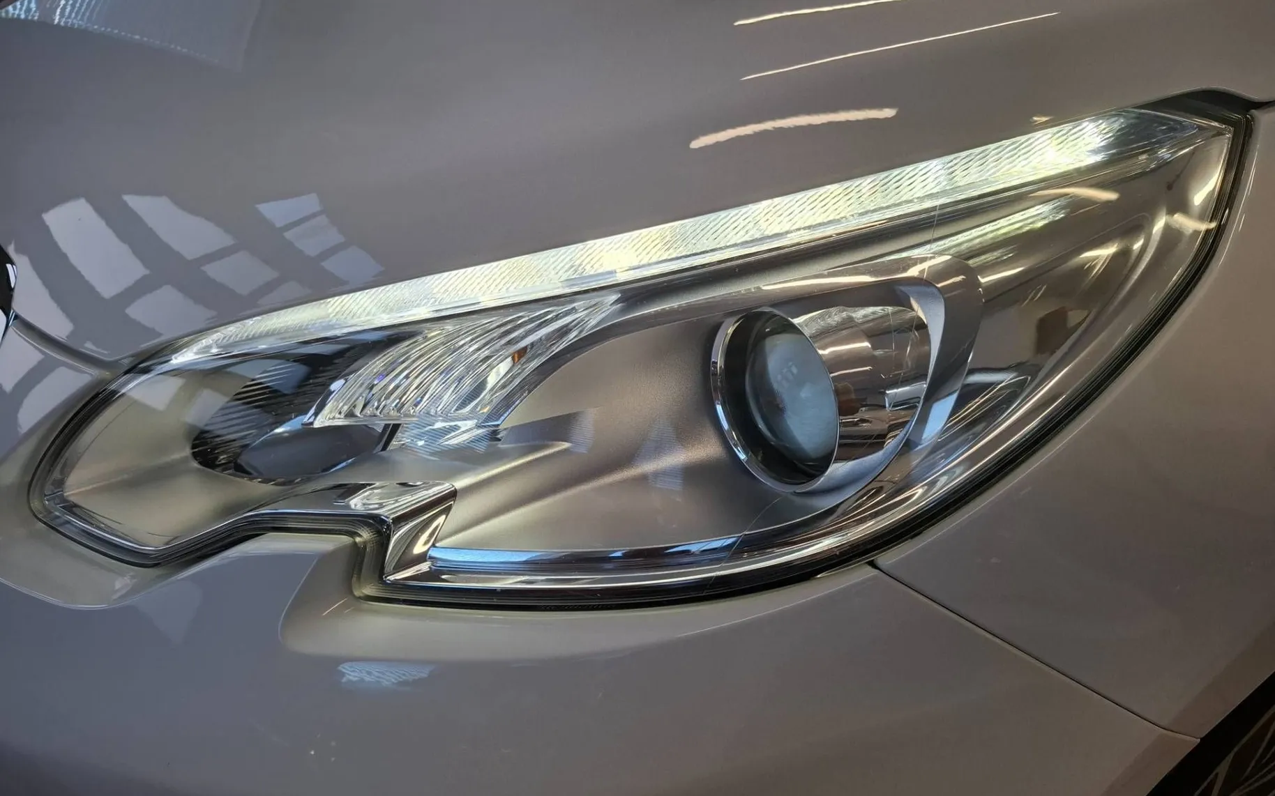 Notranja slika - Peugeot 2008 - 1.6 BlueHDi LED-NAVI-PDC-KREDIT BREZ POLOGA... - 11