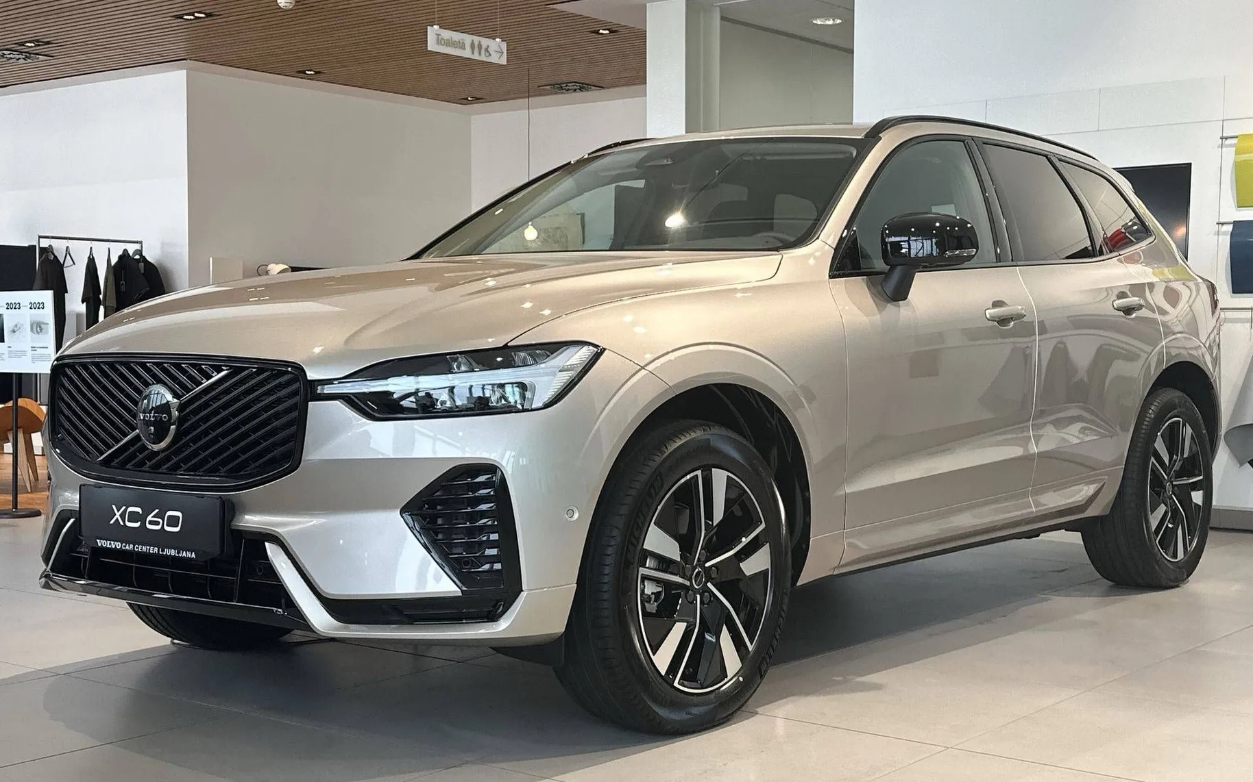 Zunanja slika - Volvo XC60 - B5  P  AWD Plus Dark - 1