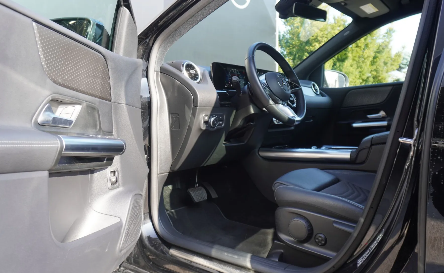 Zunanja slika - Mercedes-Benz B-Razred - B 180 DCT - 6