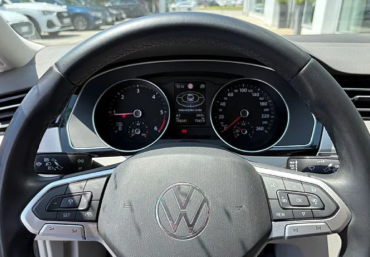 Zunanja slika - VW Passat - 2.0 TDI R-Line 110kW - ODLIČEN - SLOVENSKI - 7