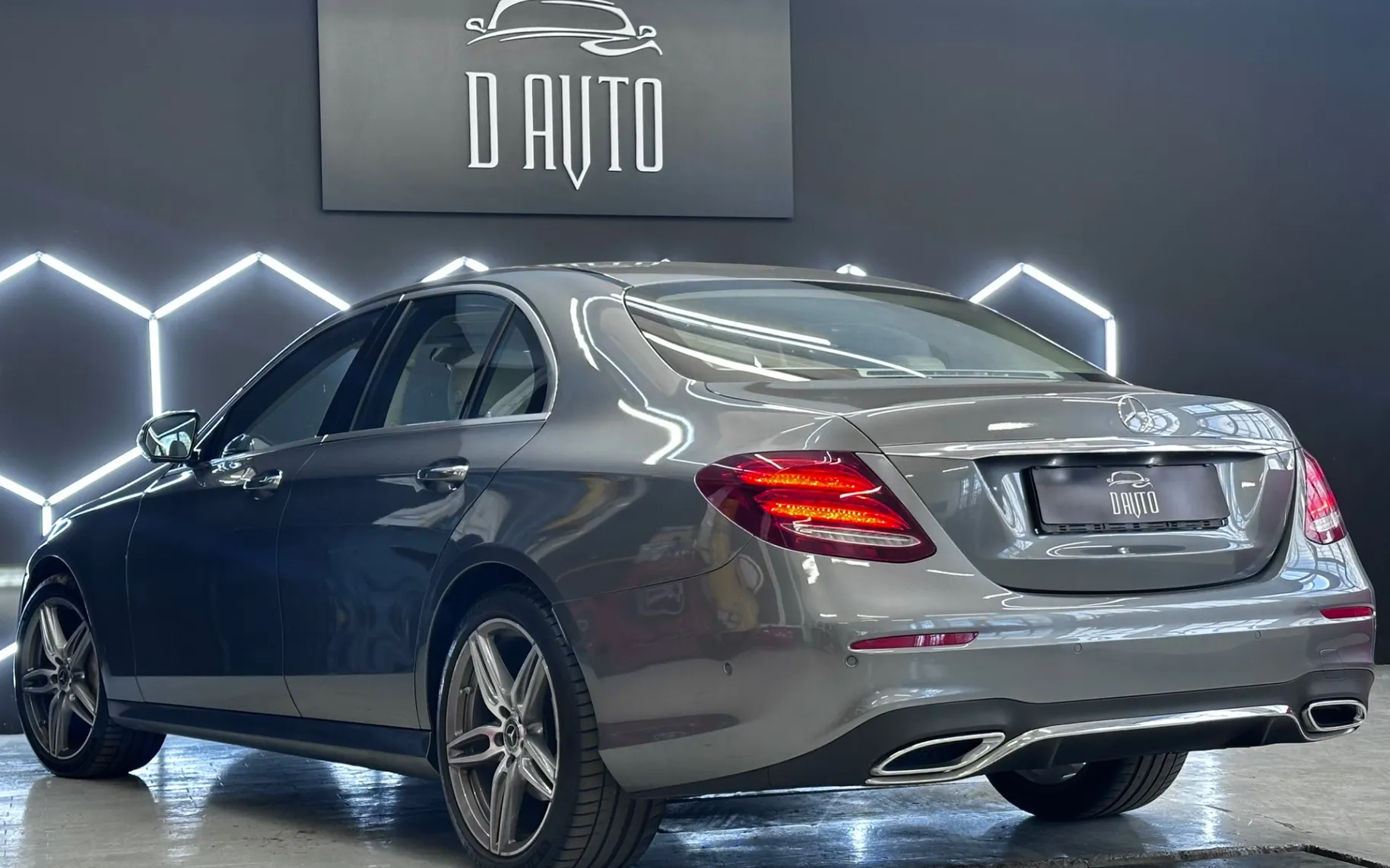 Zunanja slika - Mercedes-Benz E-Razred - E 220 d 4MATIC AMG+MULTIBEAM+VIRTUAL+360KAMERA+19” - 6