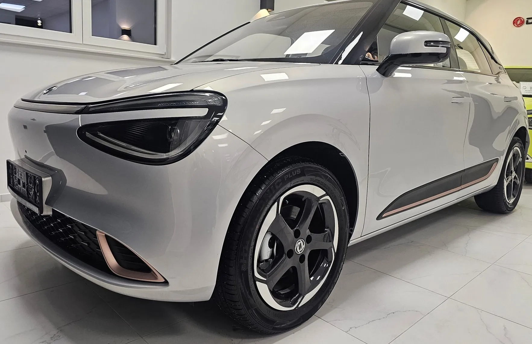 Zunanja slika - Dongfeng Box - 42.3 kWh 70 kW- SILVER- - 6