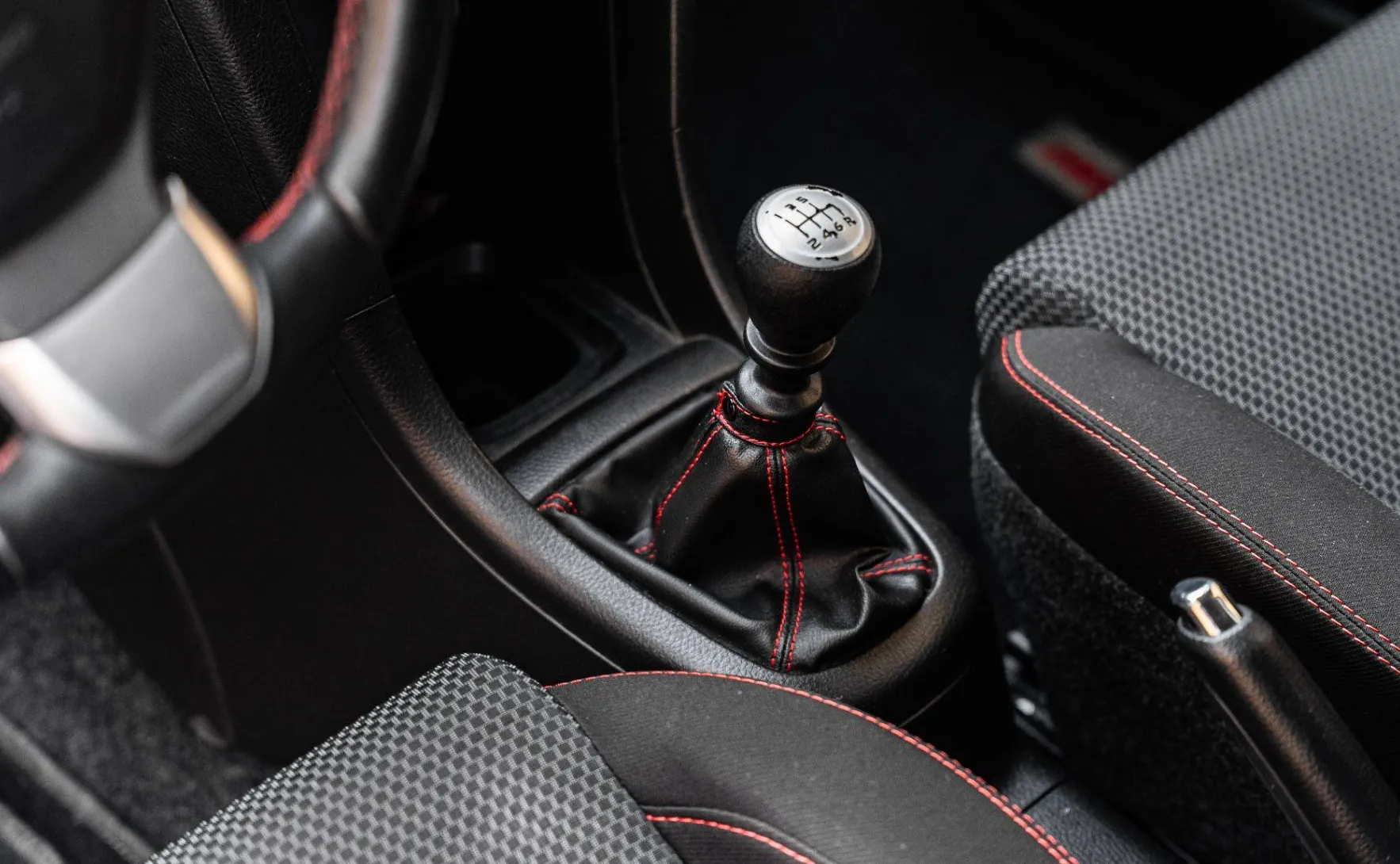 Zunanja slika - Suzuki Swift - 1.6 Sport - Xenon - Ogrevanje sedežev - Keyless - 17