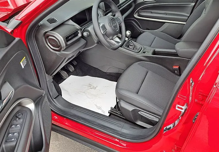 Zunanja slika - Jeep Avenger - Altitude 1.2 E-DCT6 MHEV 100 - 5