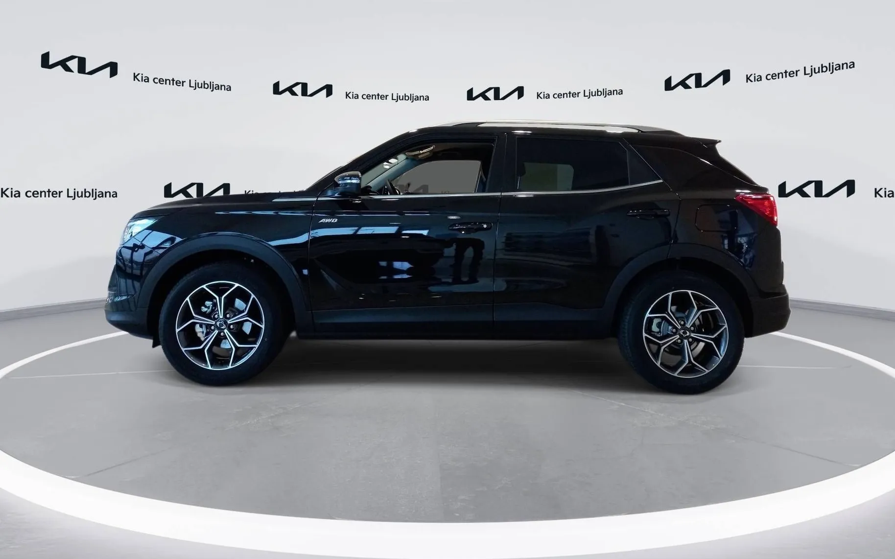 Notranja slika - SsangYong Korando - 1.5 T-GDi Exclusive 4WD AT - 8