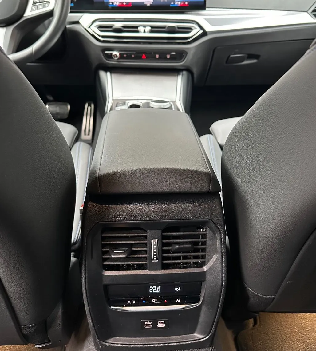 Zunanja slika - BMW Serija 3 - Touring: 330i  AT  MSPORT - 10