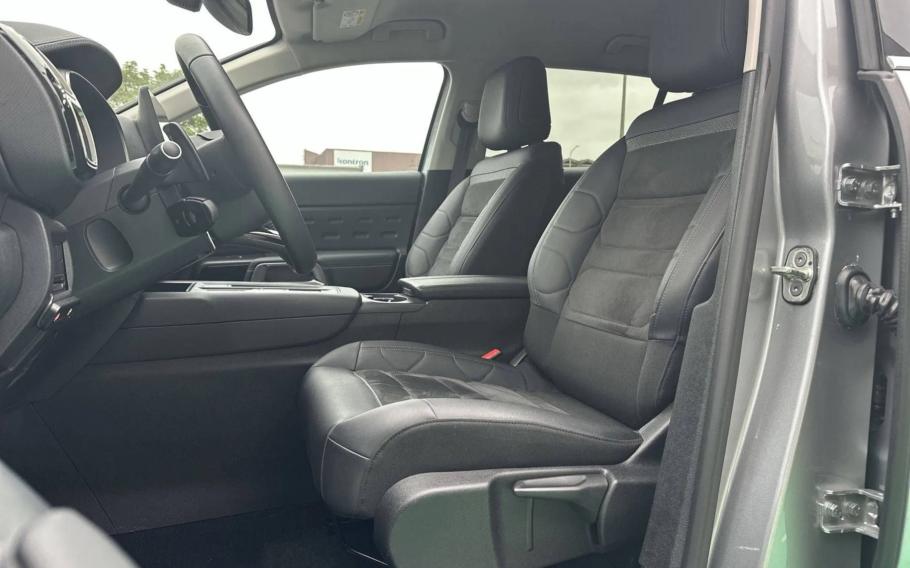 Notranja slika - Citroën C5 Aircross - PureTech 130 S S Shine Avt. - 10