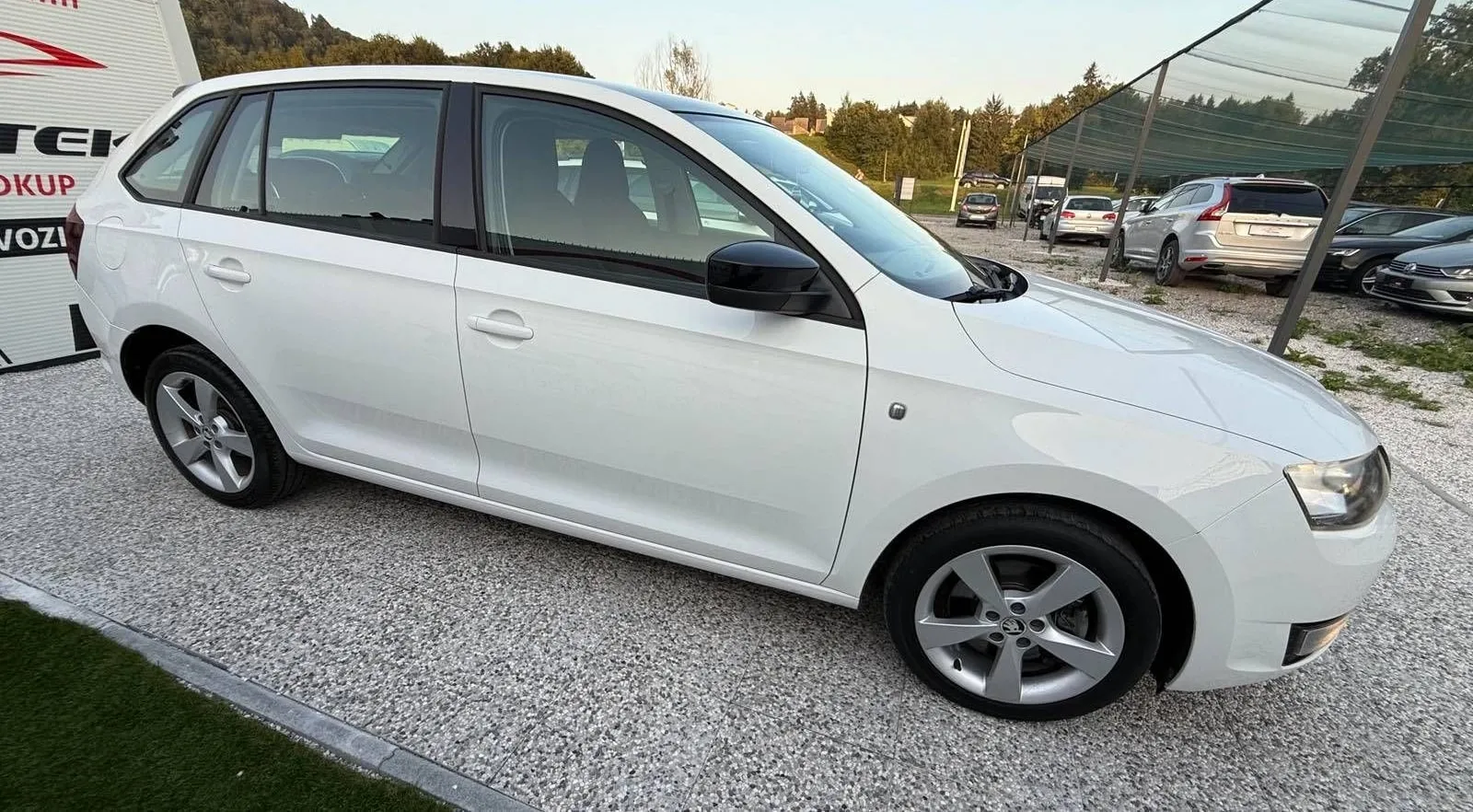 Zunanja slika - Škoda Rapid - 1.6 TDI  Elegance PANORAMA - 4