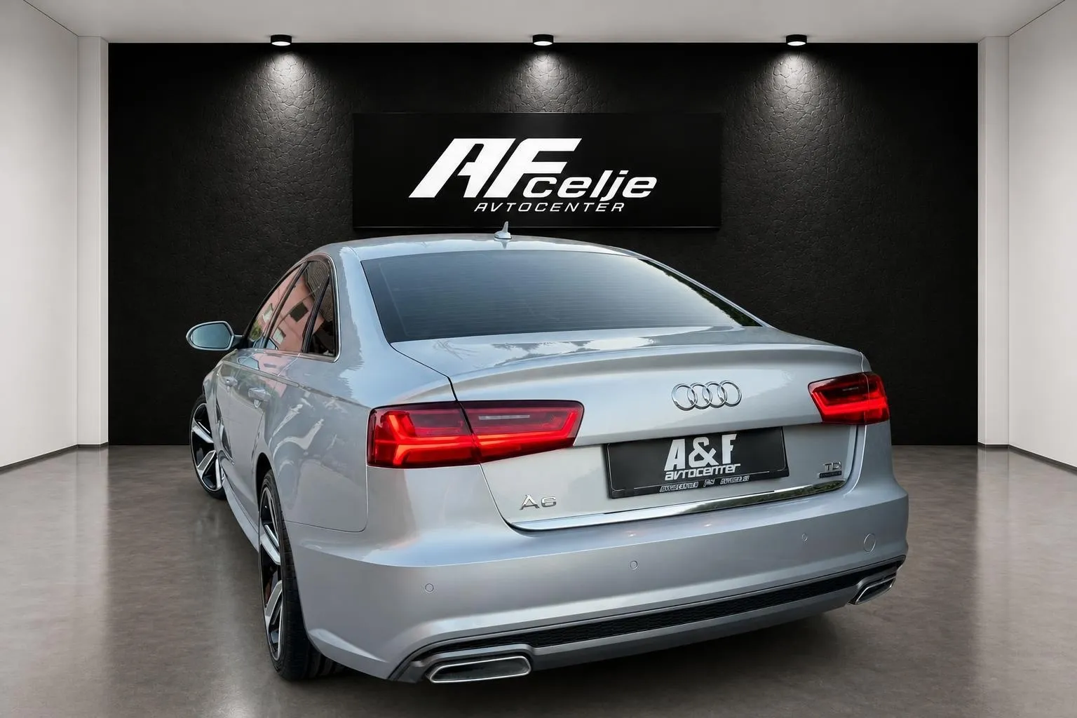 Notranja slika - Audi A6 - 2.0 TDI-Q-4X4-AUT-S LINE-173.000km-MATRIX - 7