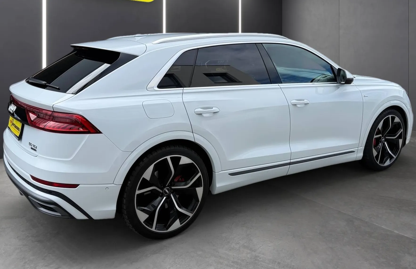 Zunanja slika - Audi Q8 - 50 TDI QUATTRO S-LINE MATRIX PERLA BELA HEAD UP - 9