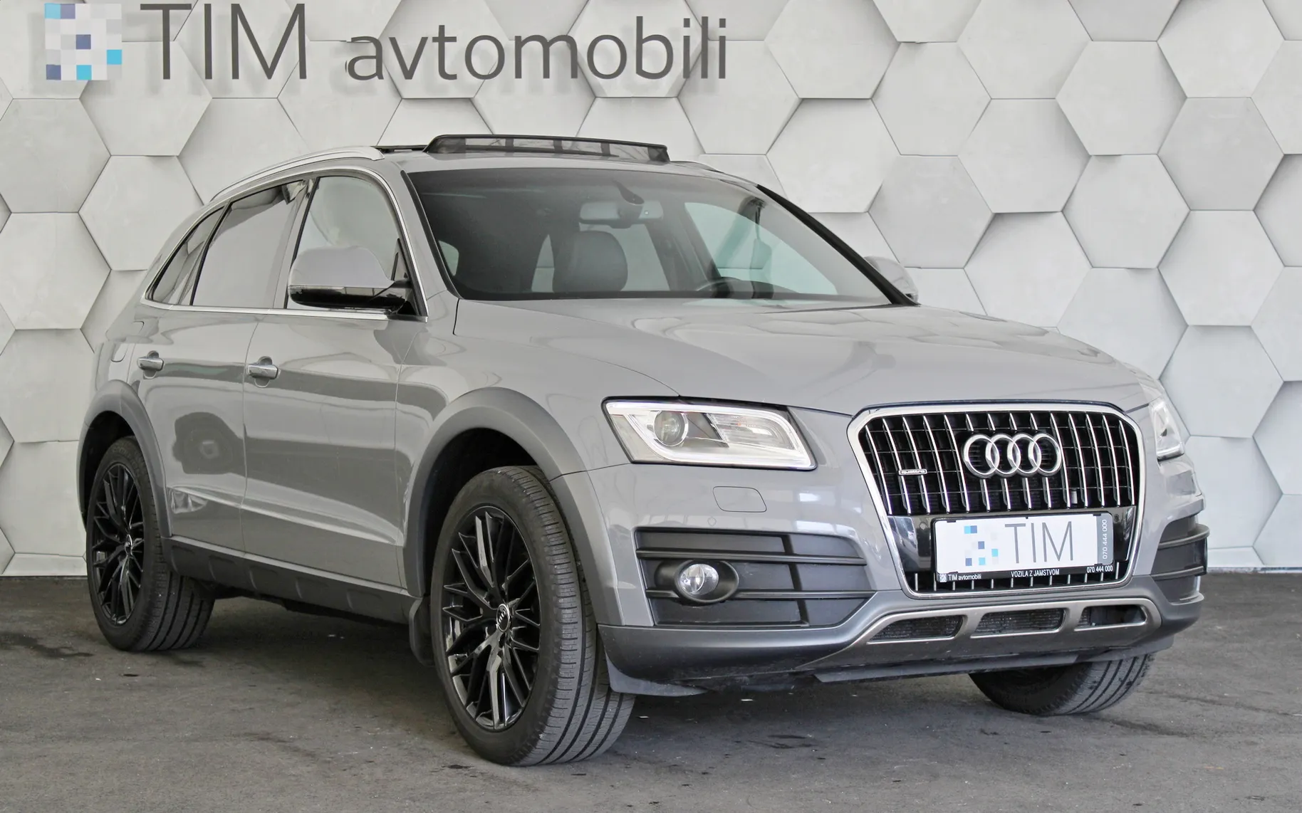 Zunanja slika - Audi Q5 - Offroad 2.0 TDI Quattro S-Tronic 191KM - 2