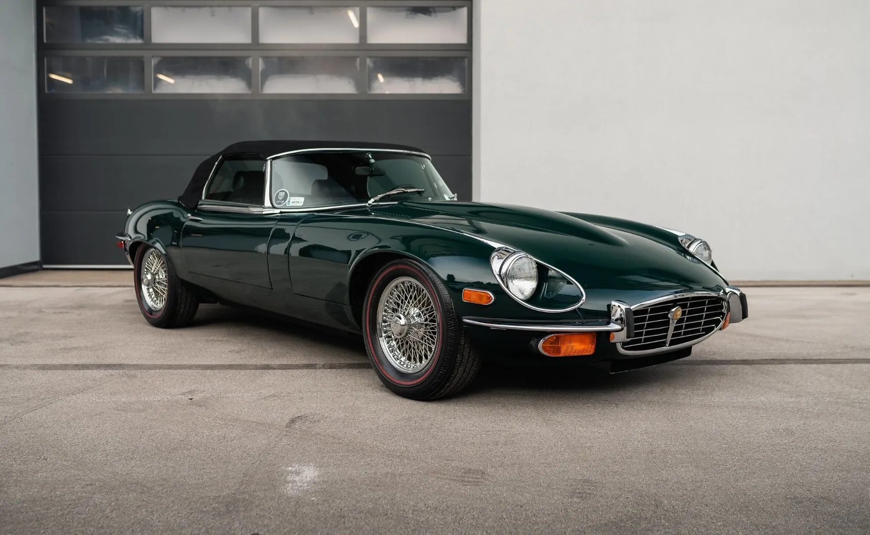 Zunanja slika - Jaguar E-Type - V12 Roadster - najlepši avto kadarkoli narejen - 3