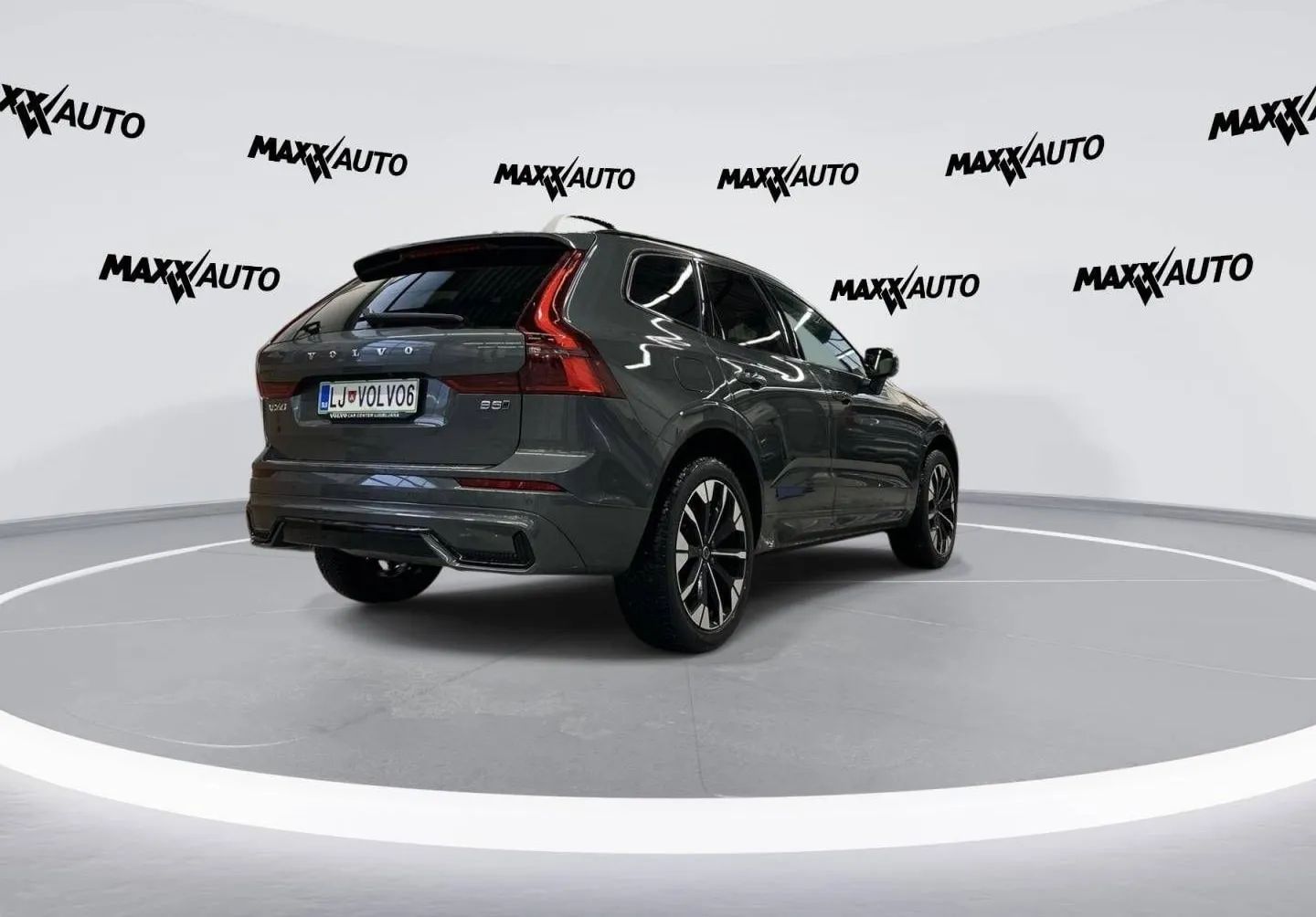 Zunanja slika - Volvo XC60 - B5 P AWD Plus Dark... - 5