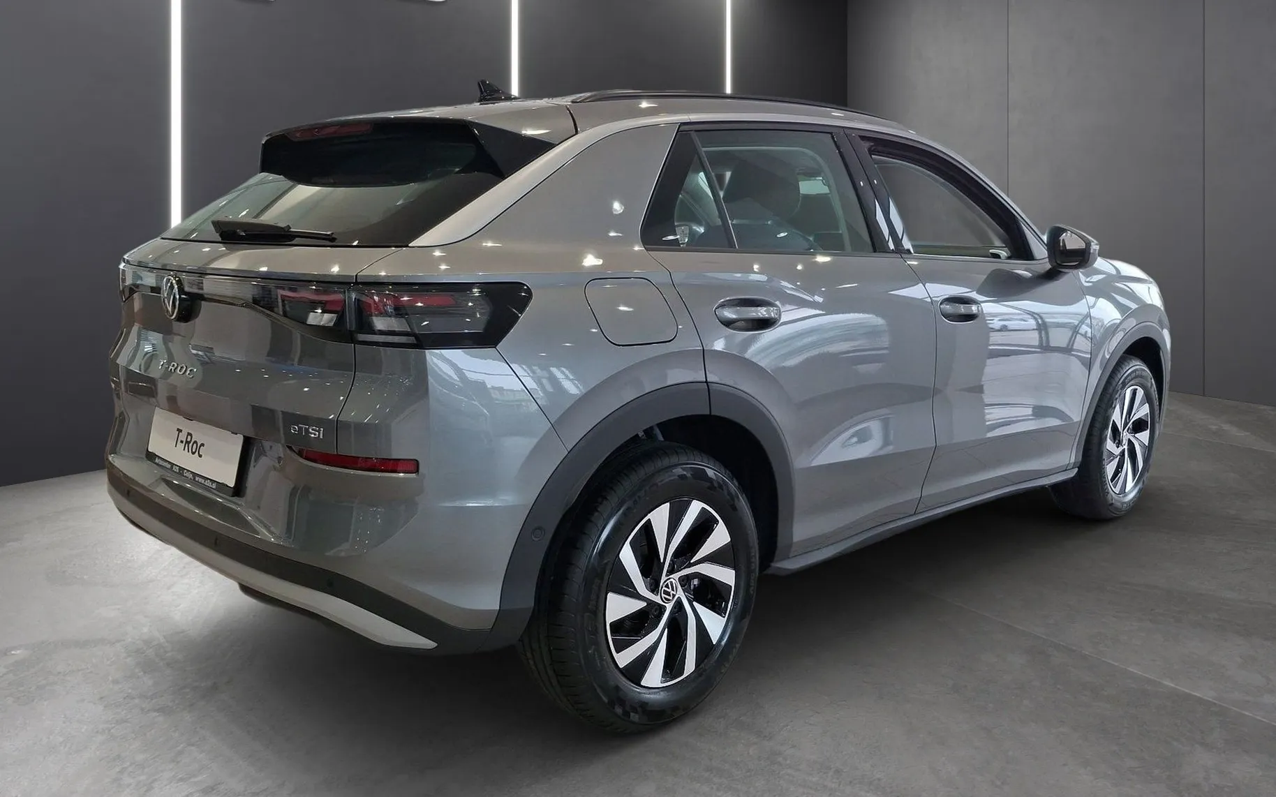 Zunanja slika - Volkswagen T-Roc - 1.5 eTSI Life DSG - 3