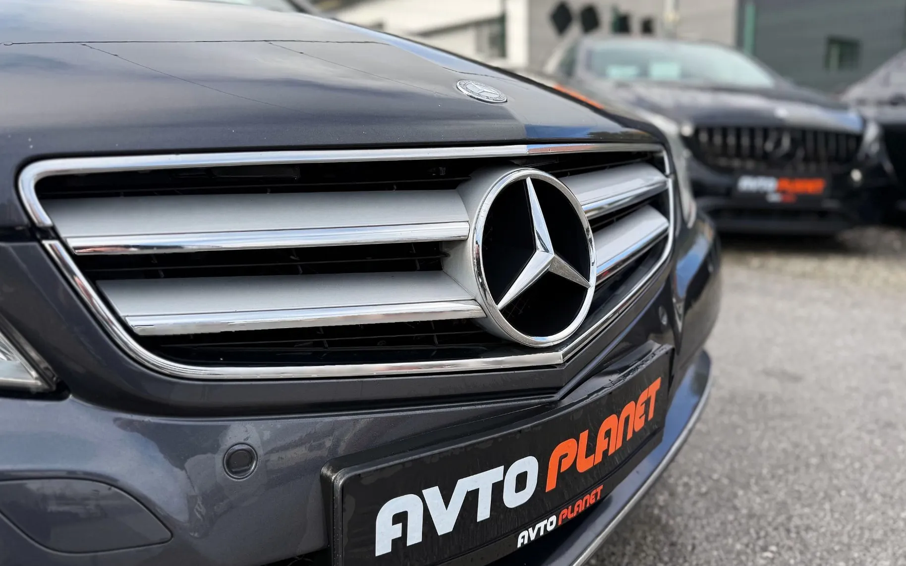 Zunanja slika - Mercedes-Benz E-Razred - E 220 CDI AVANTGARDE AUT. LED XENON NAVI ALU18 - 12