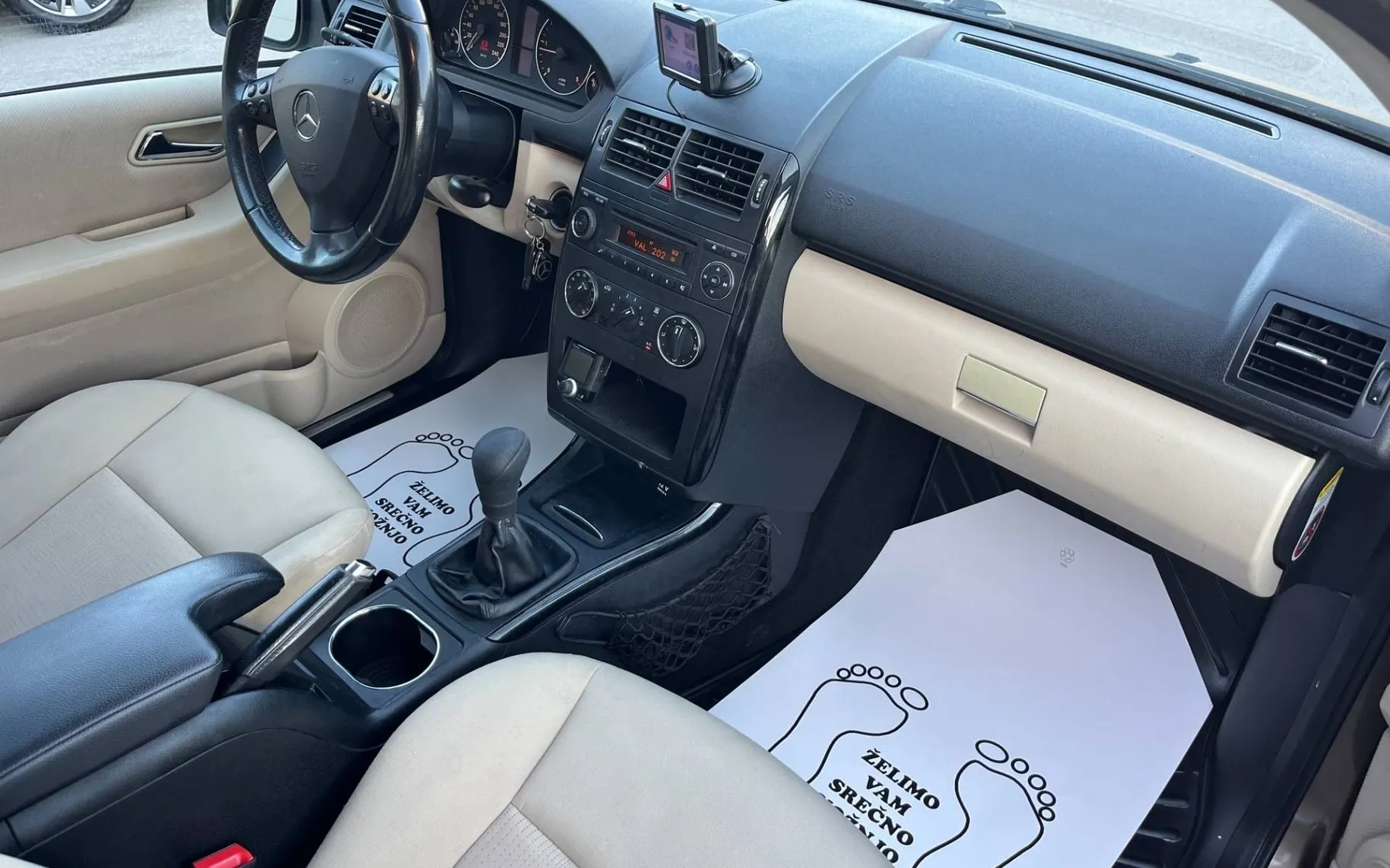 Notranja slika - Mercedes-Benz A-Razred - A 160 CDI Elegance-KLIMA-ALU-PDC-ODLIČEN - 9