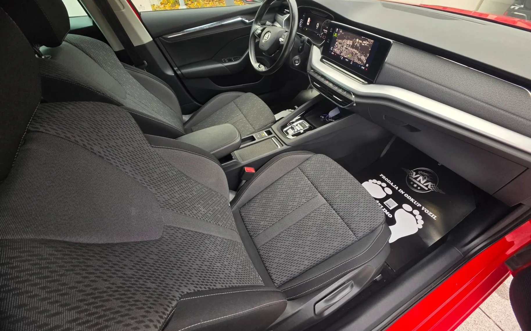 Notranja slika - Škoda Octavia - 2.0 TDI DSG SPORT-LINE |VIRTUAL|MATRIX|TEMPOMAT| - 9