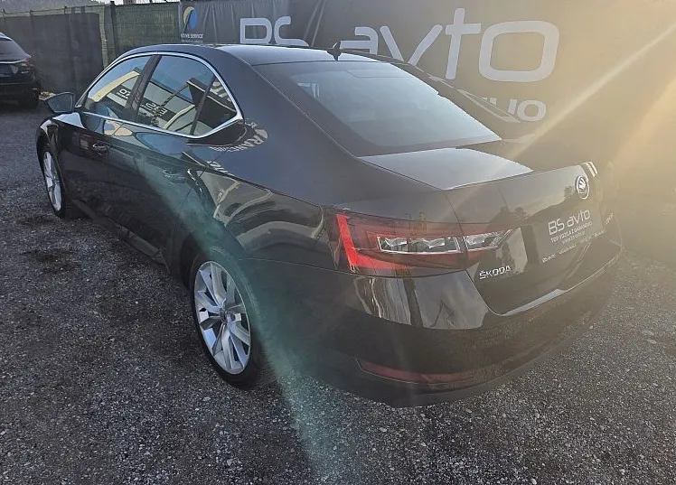 Zunanja slika - Škoda Superb - 2.0 TDI Ambition DSG 110 kW ALU-XENON-GR.SEDEŽEV - 3